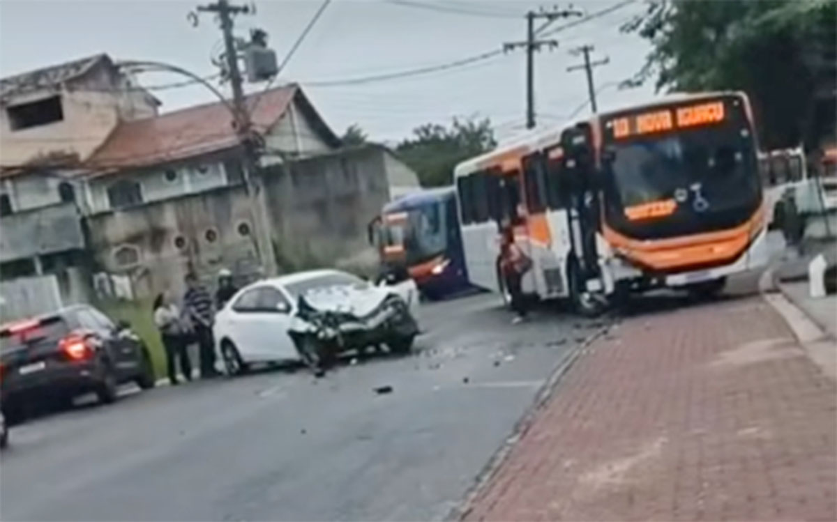 Acidente entre carro e ônibus deixa feridos em Nova Iguaçu - baixadanaweb